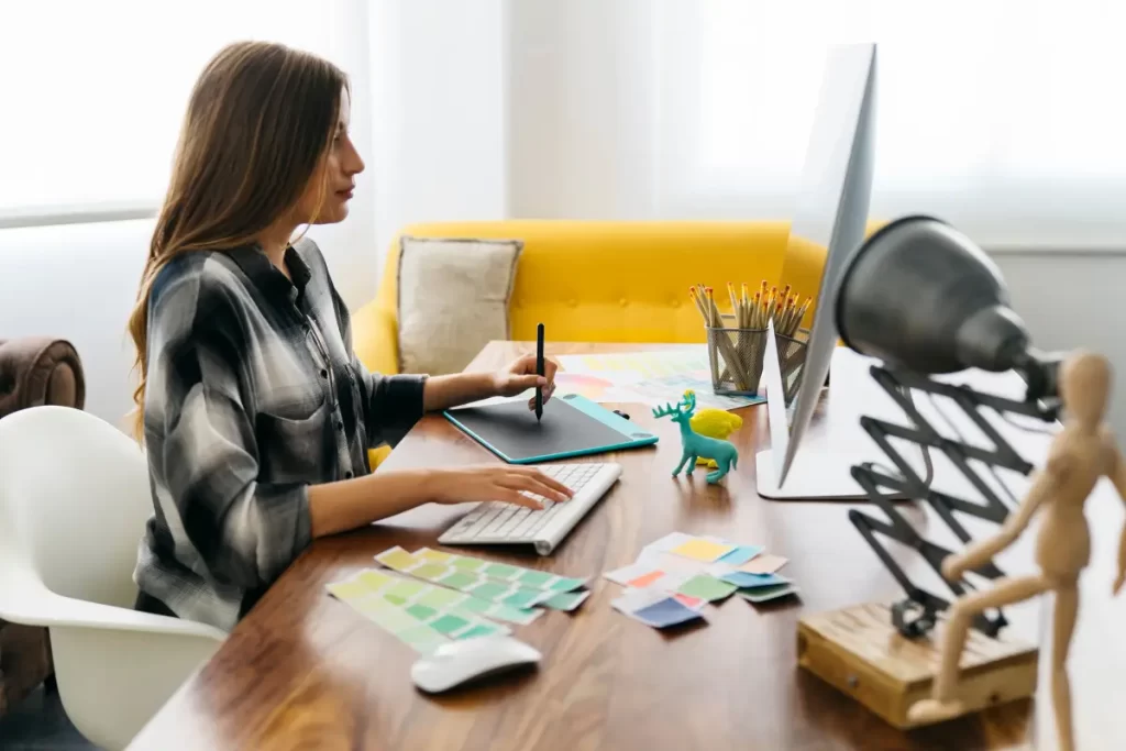 Como Ganhar Dinheiro Em Casa: 20 Formas Reais de Trabalhar Pela Internet/Imagem de freepik